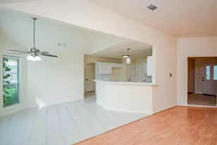 9502 Coast Bridge St, Houston, TX 77075 - Photo 11