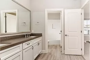 254 Green Blvd, Shenandoah, TX 77384 - Photo 11