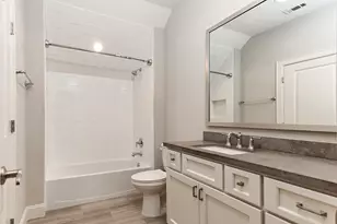 254 Green Blvd, Shenandoah, TX 77384 - Photo 17