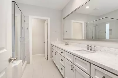 254 Green Boulevard, Shenandoah, TX 77384 - Photo 9