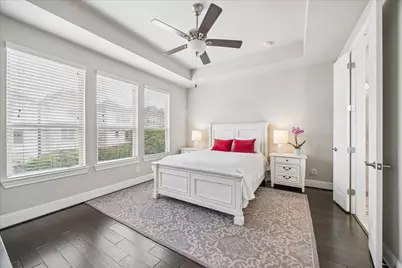 1702 Oak Leaf Pass Drive, Houston, TX 77055 - Photo 11