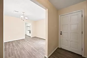 9223 Benning Dr, Houston, TX 77031 - Photo 5