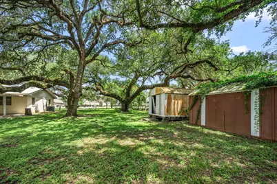 103 King Drive, Columbus, TX 78934 - Photo 29