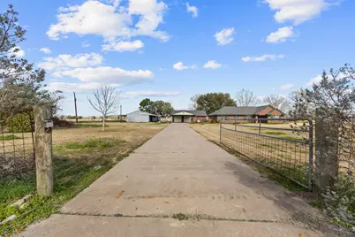 239 County Road 402, Danbury, TX 77534 - Photo 1