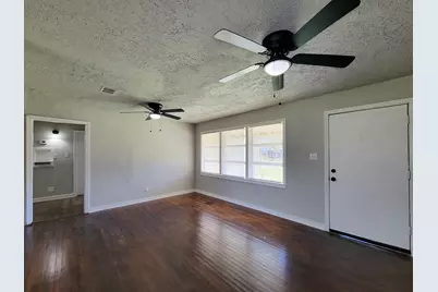 5815 Southseas Street, Houston, TX 77033 - Photo 3