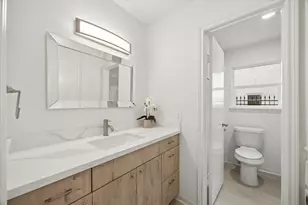 7802 Gulfton St, Houston, TX 77036 - Photo 17