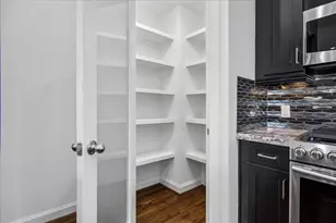 2510 Genesee St, Houston, TX 77006 - Photo 5