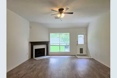 147 W Russet Grove Circle, The Woodlands, TX 77384 - Photo 9