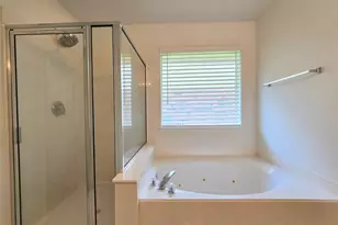 147 W Russet Grove Cir, The Woodlands, TX 77384 - Photo 23