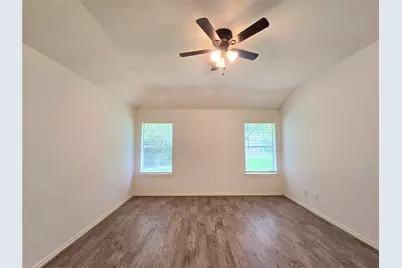 147 W Russet Grove Circle, The Woodlands, TX 77384 - Photo 19