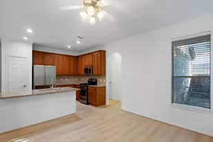 22 Pine Needle, The Woodlands, TX 77382 - Photo 9