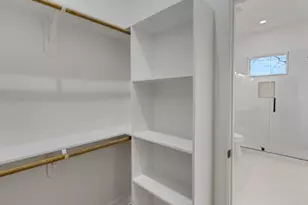 7956 Bonaire St, Houston, TX 77028 - Photo 17