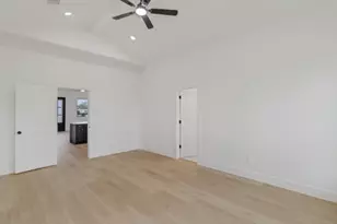 7956 Bonaire St, Houston, TX 77028 - Photo 19