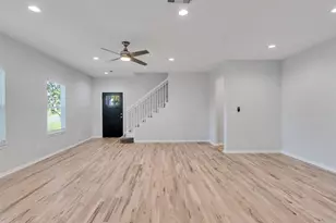 1327 5th Ave N, Texas City, TX 77590 - Photo 9