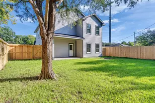 1327 5th Ave N, Texas City, TX 77590 - Photo 5