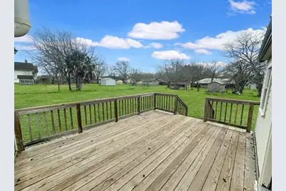 104 Russek Street, Schulenburg, TX 78956 - Photo 13