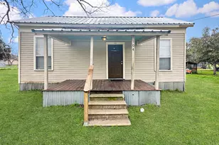 104 Russek St, Schulenburg, TX 78956 - Photo 1