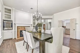 800 W Lake Cir, Friendswood, TX 77546 - Photo 5