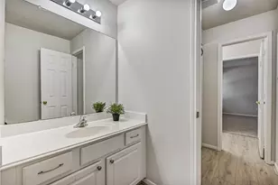 800 W Lake Cir, Friendswood, TX 77546 - Photo 23