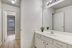 800 W Lake Cir, Friendswood, TX 77546 - Photo 25