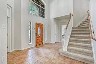 800 W Lake Cir, Friendswood, TX 77546 - Photo 3