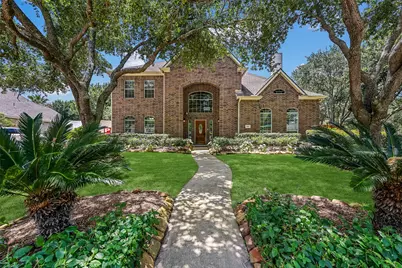 800 W Lake Circle, Friendswood, TX 77546 - Photo 1