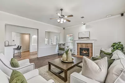 800 W Lake Circle, Friendswood, TX 77546 - Photo 11