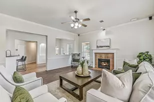 800 W Lake Cir, Friendswood, TX 77546 - Photo 11