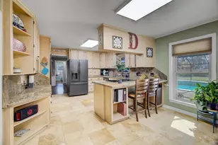 110 Daisy St, Lake Jackson, TX 77566 - Photo 11