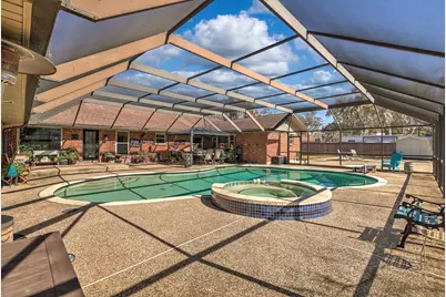 110 Daisy Street, Lake Jackson, TX 77566 - Photo 31