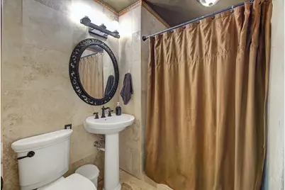 110 Daisy Street, Lake Jackson, TX 77566 - Photo 15