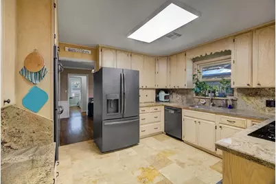 110 Daisy Street, Lake Jackson, TX 77566 - Photo 13