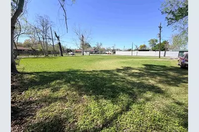 2485 Franklin Street, Beaumont, TX 77701 - Photo 3