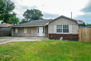 2009 Cleveland St, Pasadena, TX 77502 - Photo 1