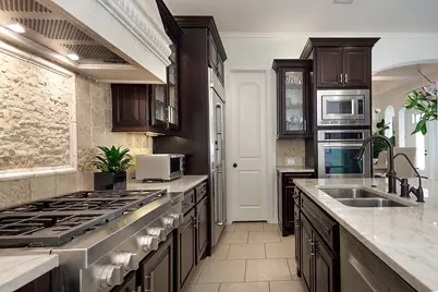 10 Moatwood Court, The Woodlands, TX 77382 - Photo 15