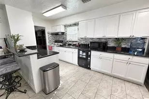 11707 N Evelyn Cir, Houston, TX 77071 - Photo 9