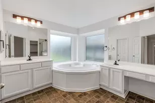 7422 Quiet Glen Dr, Sugar Land, TX 77479 - Photo 9