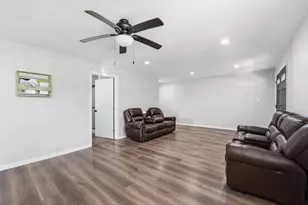 403 S Velasco St, Angleton, TX 77515 - Photo 5