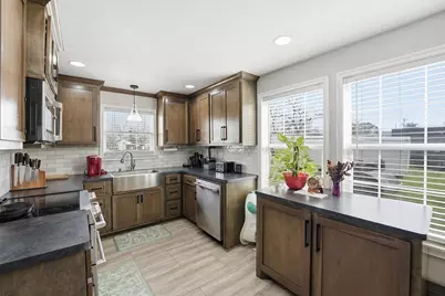 403 S Velasco Street, Angleton, TX 77515 - Photo 13