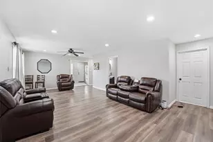 403 S Velasco St, Angleton, TX 77515 - Photo 3