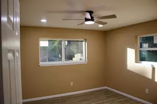 206 Hillcrest Dr, Conroe, TX 77303 - Photo 11