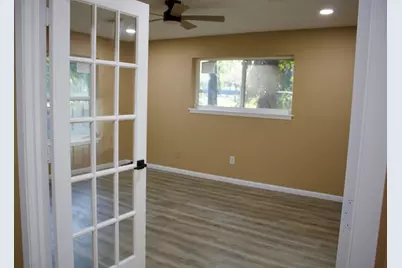 206 Hillcrest Drive, Conroe, TX 77303 - Photo 5