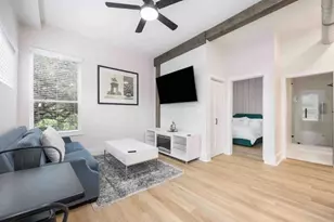 214 Welch St, Houston, TX 77006 - Photo 19