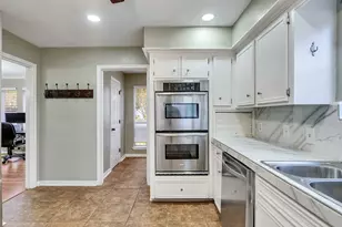 15703 Crestbrook Dr, Houston, TX 77059 - Photo 21