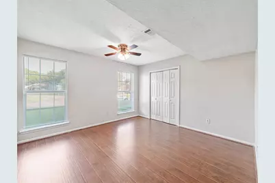 817 Willow Creek Drive, La Porte, TX 77571 - Photo 9