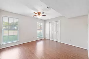 817 Willow Creek Dr, La Porte, TX 77571 - Photo 9