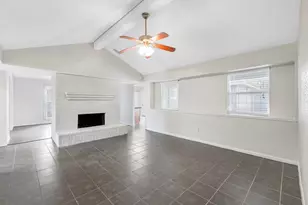 817 Willow Creek Dr, La Porte, TX 77571 - Photo 5