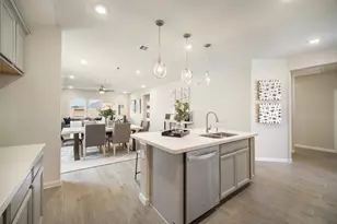 230 Magnolia Laurel Dr, Alvin, TX 77511 - Photo 5