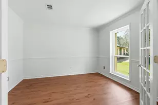 10 E Broken Oak Ct, Spring, TX 77381 - Photo 9