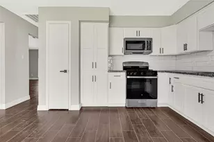 12543 Versailles Dr, Houston, TX 77015 - Photo 9
